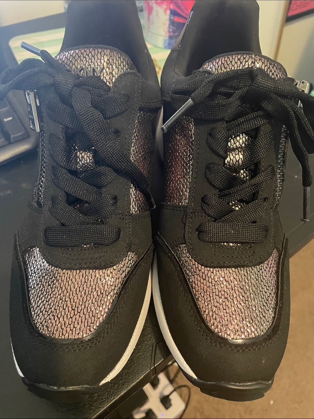 DKNY NWOT 7.5 Black Lace-Up Sneaker